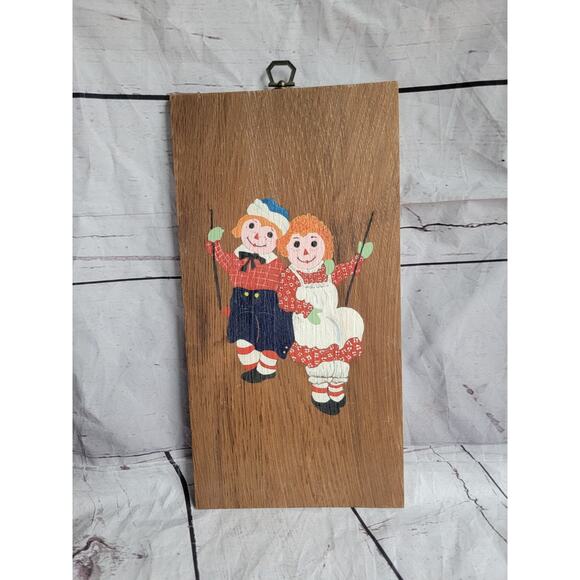 Vintage Raggedy Ann and Andy Wooden Wall Plaque Picture Anne Wood 70s Hanging - Picture 1 of 7